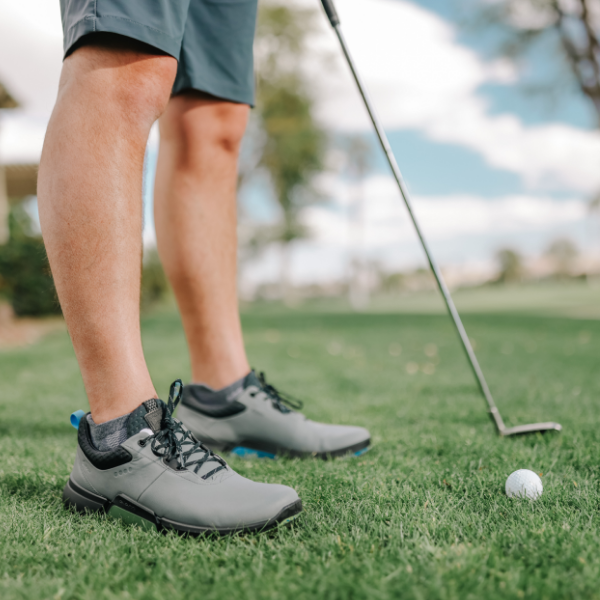 Man getting ready to golf