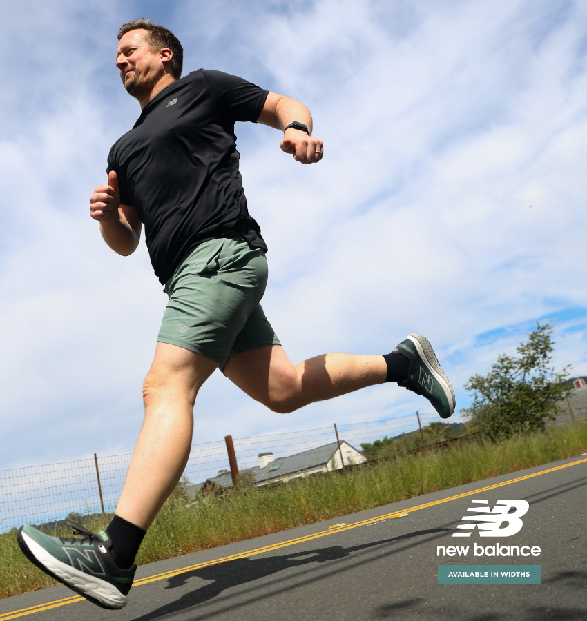 Man running in New Balance 860