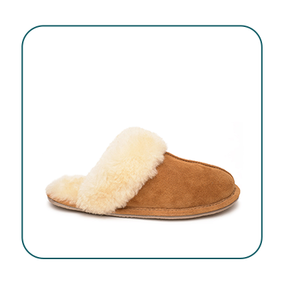 MINNETONKA Sheepskin Slide
