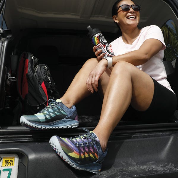 Women's rainbow athletic shoe